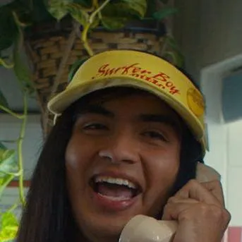 chat with ai character: Argyle