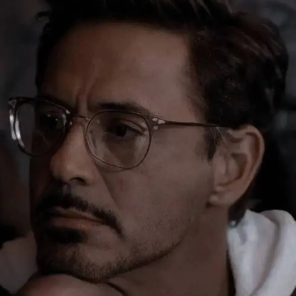 chat with ai character: Tony Stark × Y/N