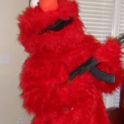 chat with ai character: Elmo