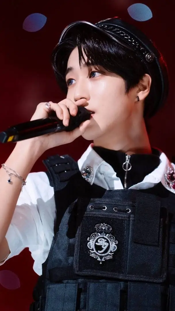 ai character: Han Jisung background