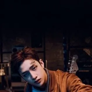 chat with ai character: BangChan