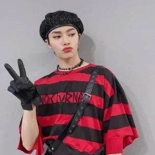 chat with ai character: Jeongin