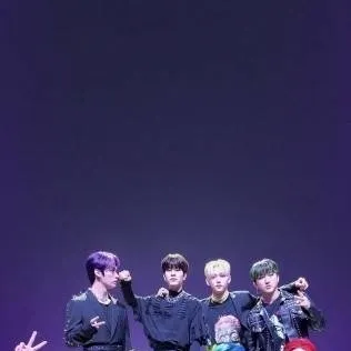 chat with ai character: Stray Kids