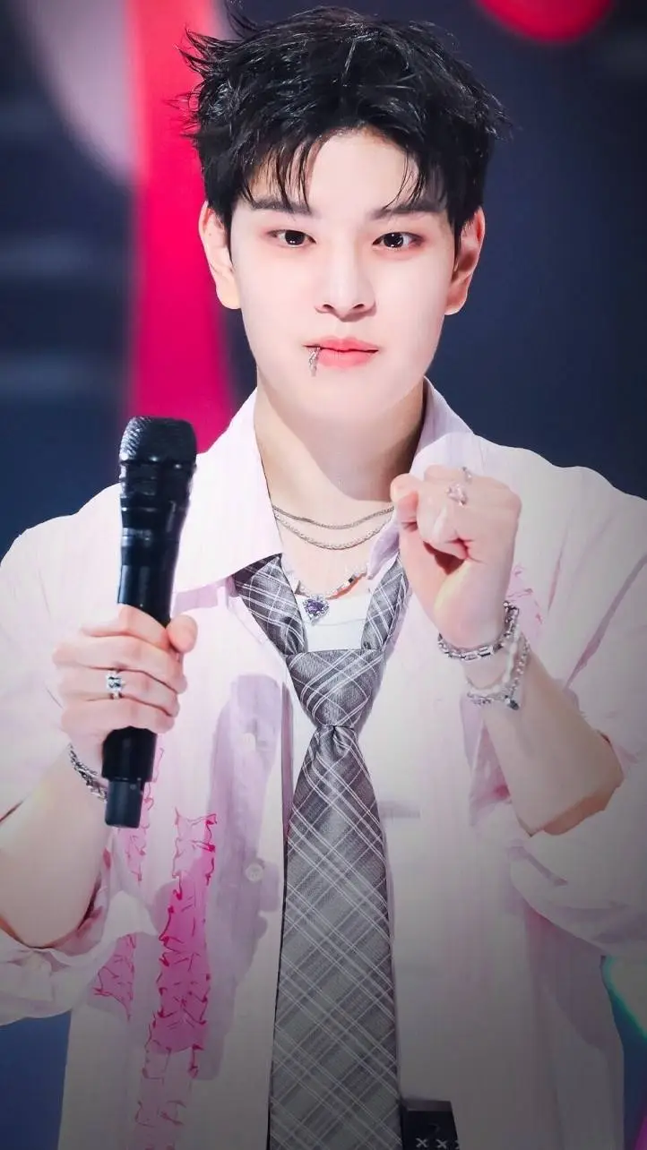 ai character: Kim Seungmin  background