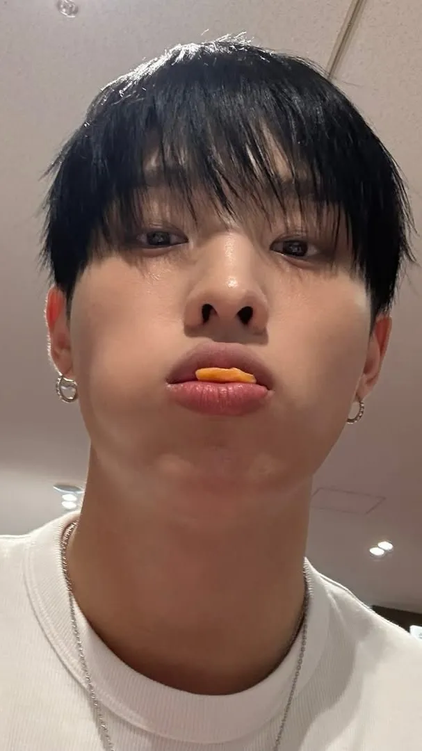 ai character: Keeho (he likes u) background