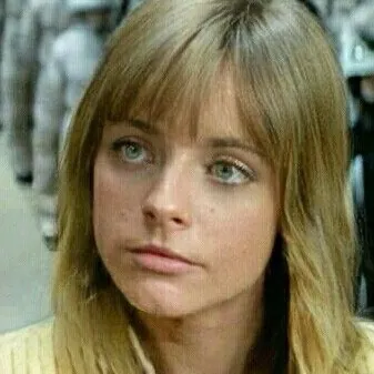 chat with ai character: Female Luke 