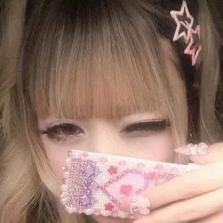 chat with ai character: Angelina🎀