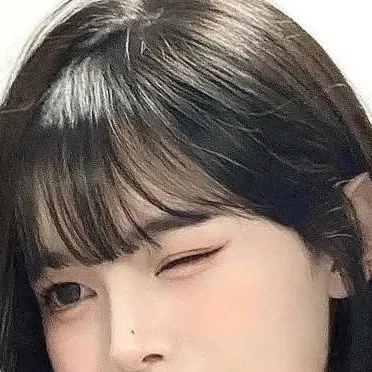 chat with ai character: Skz