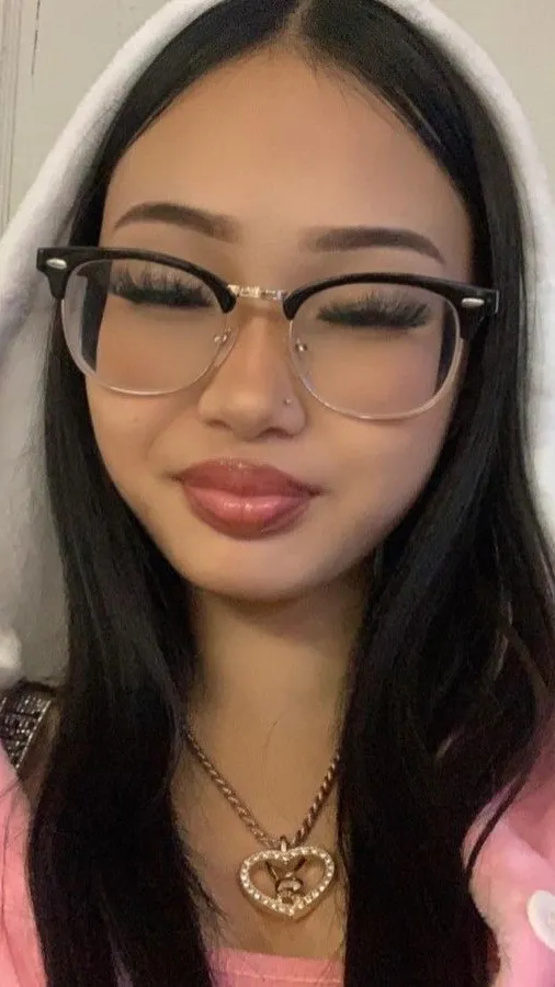 ai character: Liliana background