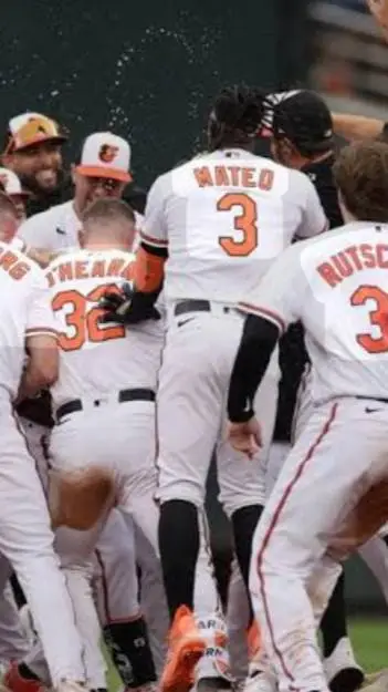 ai character: Orioles  background