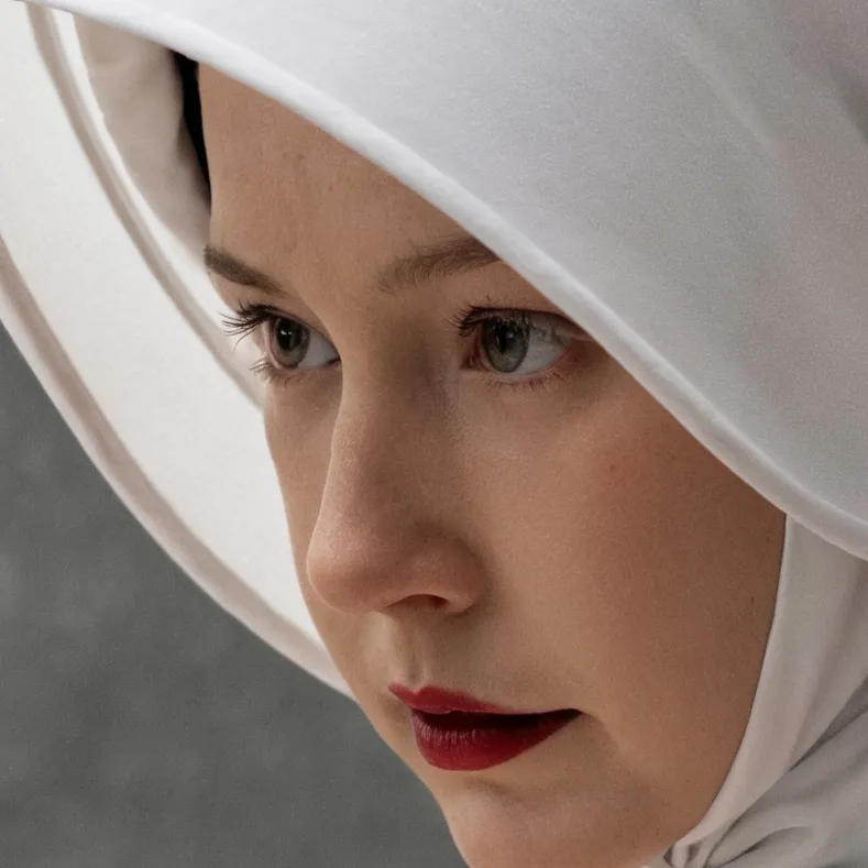 chat with ai character: Offred