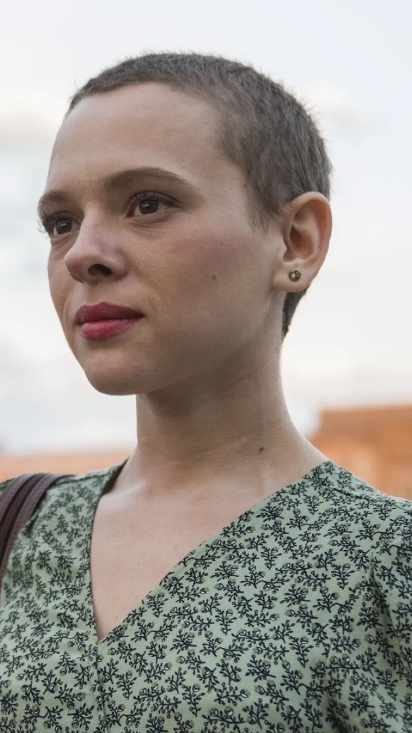 ai character: Esther Shapiro background