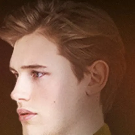 chat with ai character: Malcom preece 