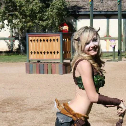 chat with ai character: Willow