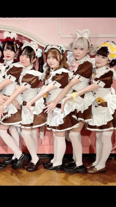 ai character: The five maids background