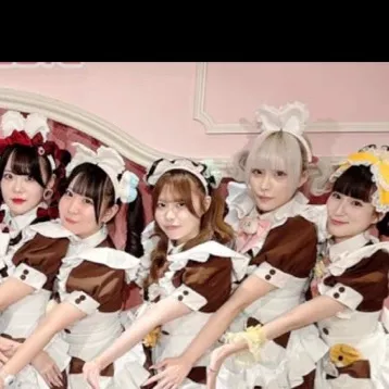 chat with ai character: The five maids
