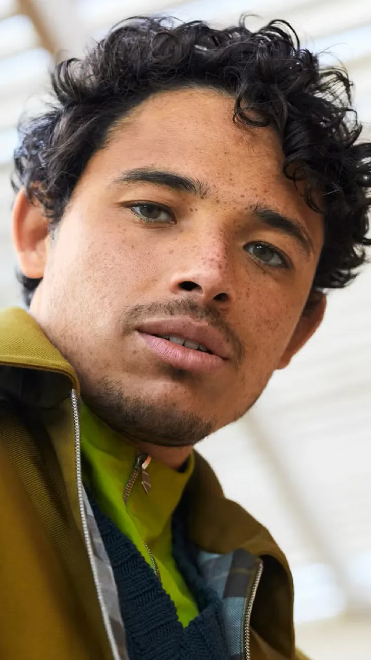 ai character: Anthony Ramos background