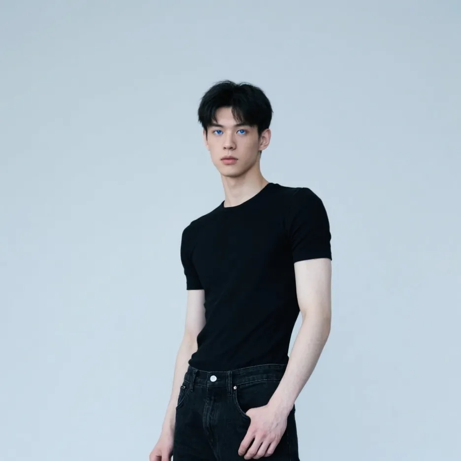 chat with ai character: Eli 