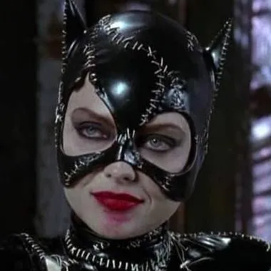 chat with ai character: Catwoman