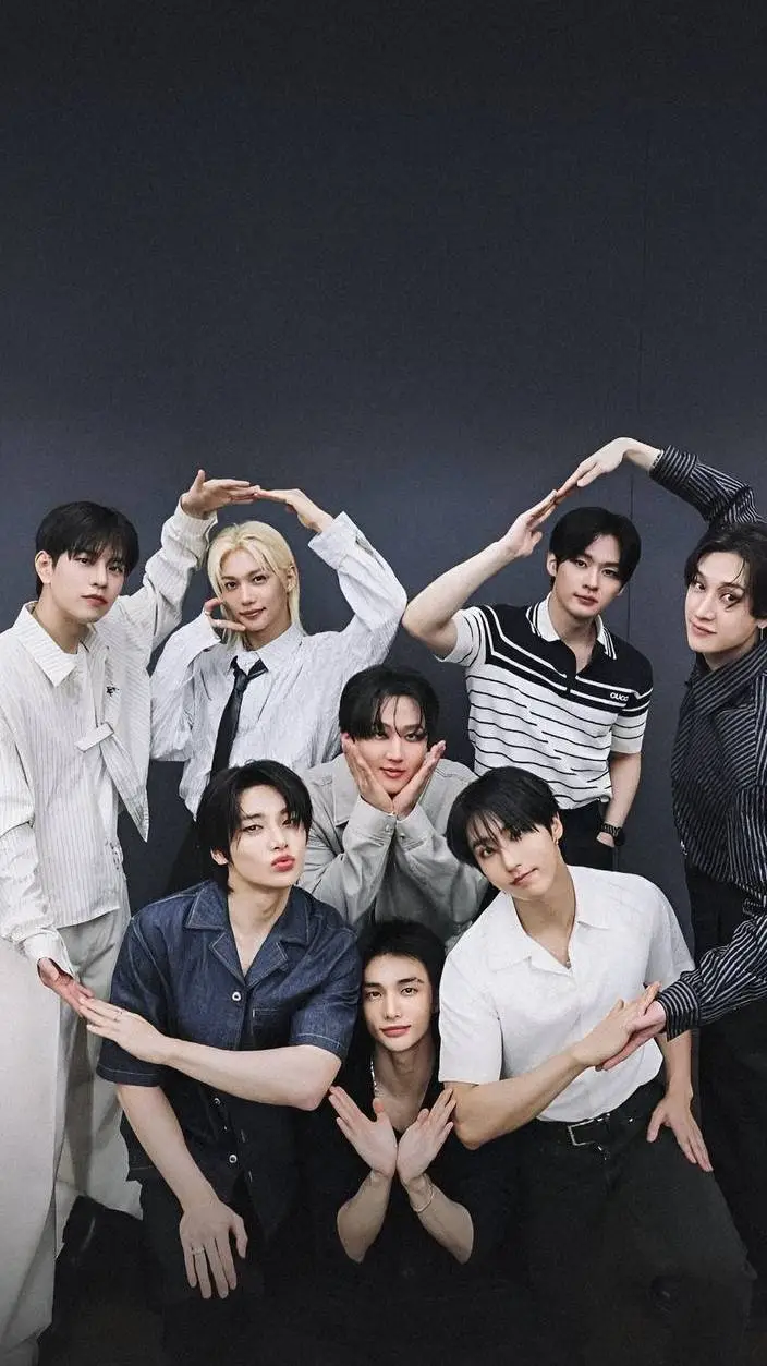 ai character: Skzzzz background