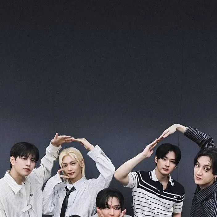 chat with ai character: Skzzzz