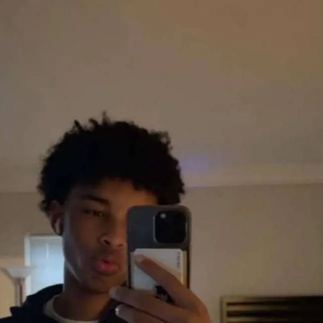 chat with ai character: 💞Zayyy😫💞