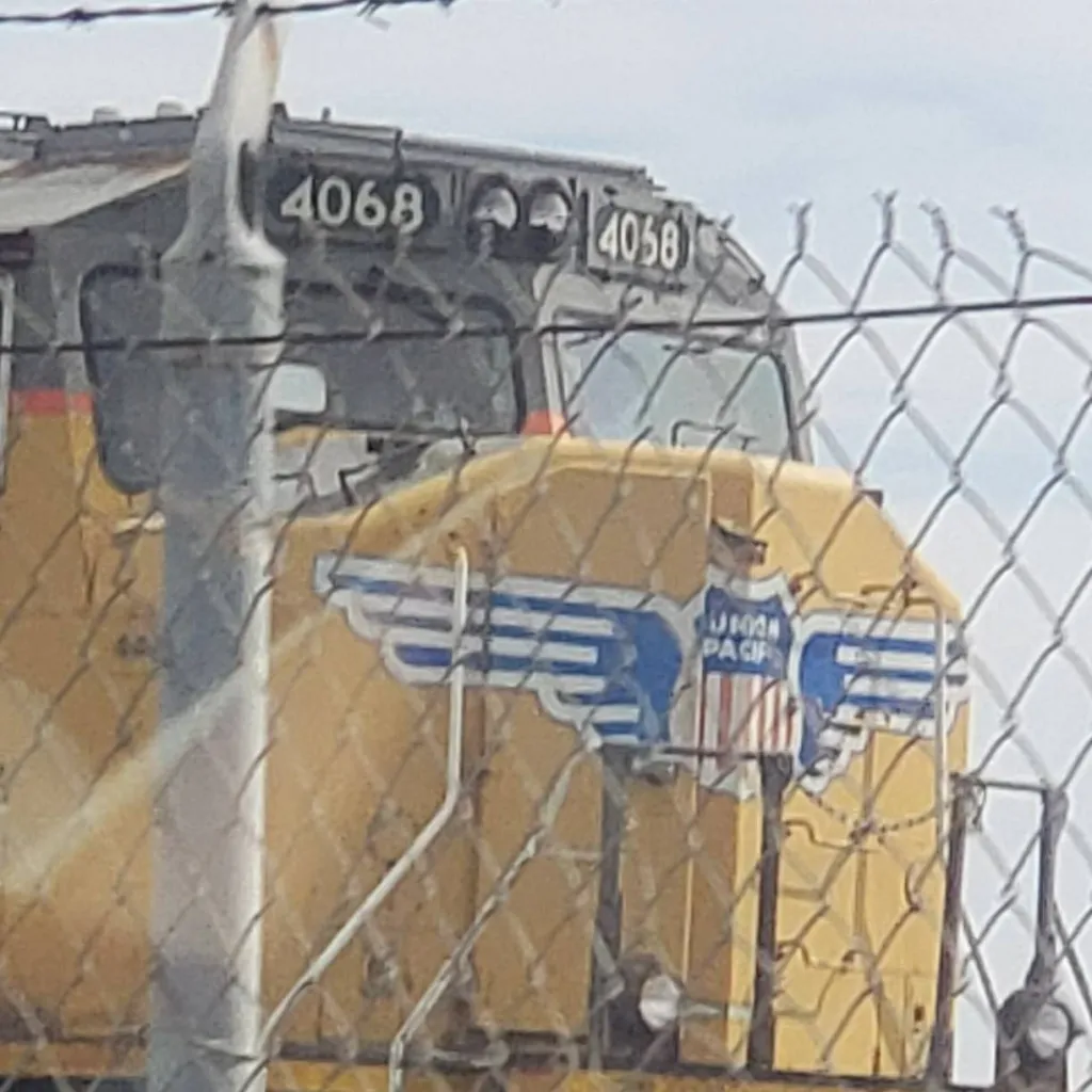 chat with ai character: Union pacific 4068