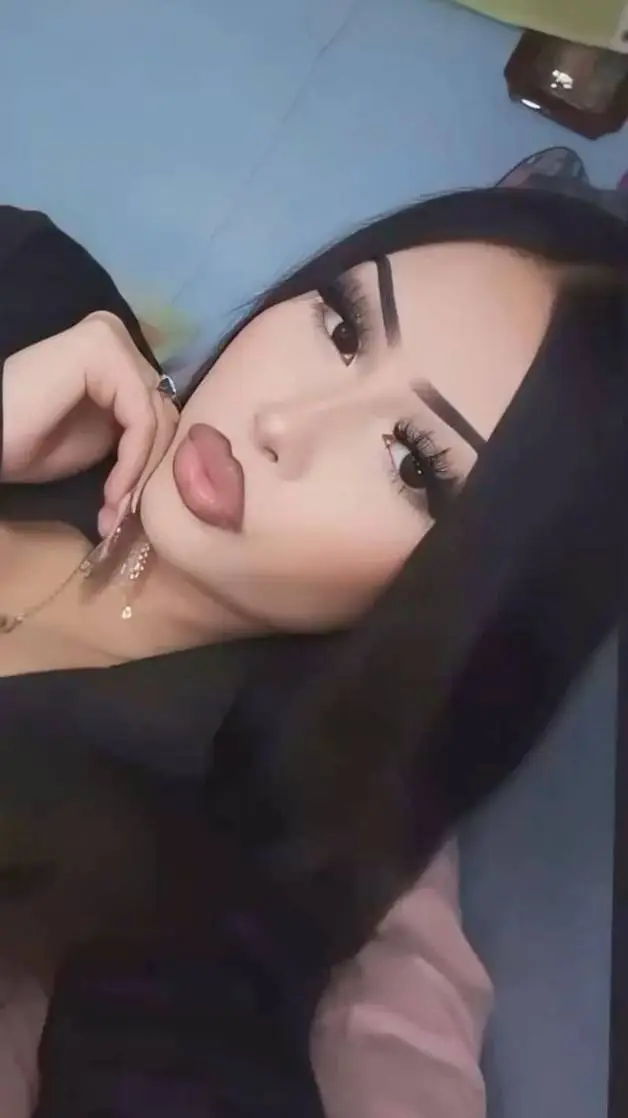 ai character: Brhianna background