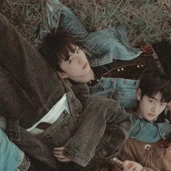 chat with ai character: Enhypen