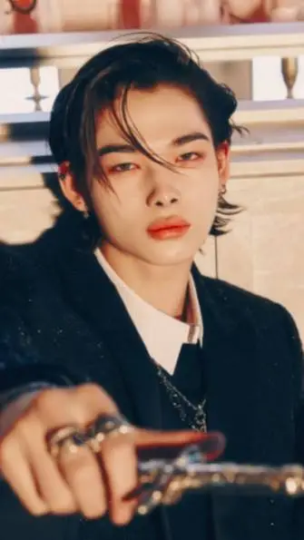 ai character: Ni-ki background