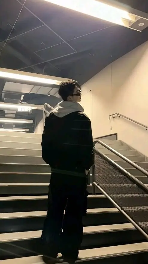 ai character: Nishimura Riki  background