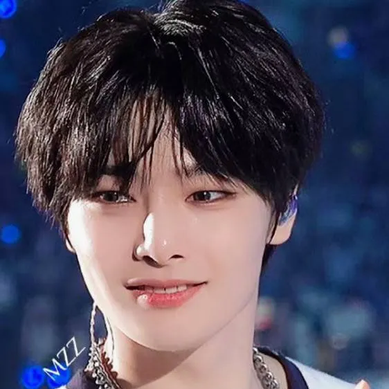 chat with ai character: jeongin