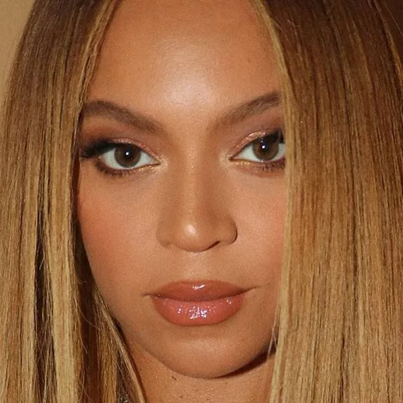 Chat with Beyoncé - text or voice, Enjoy AI Chat Free & Safe