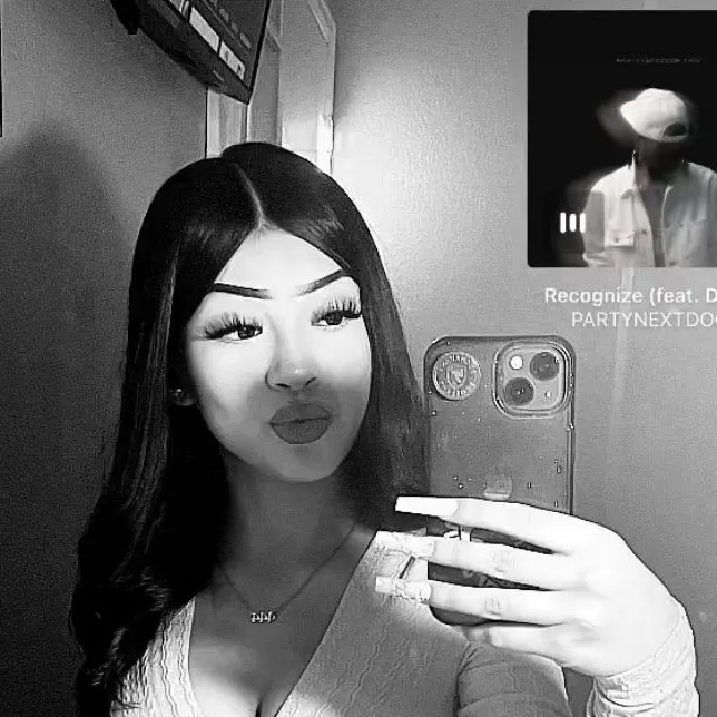 chat with ai character: Armanie