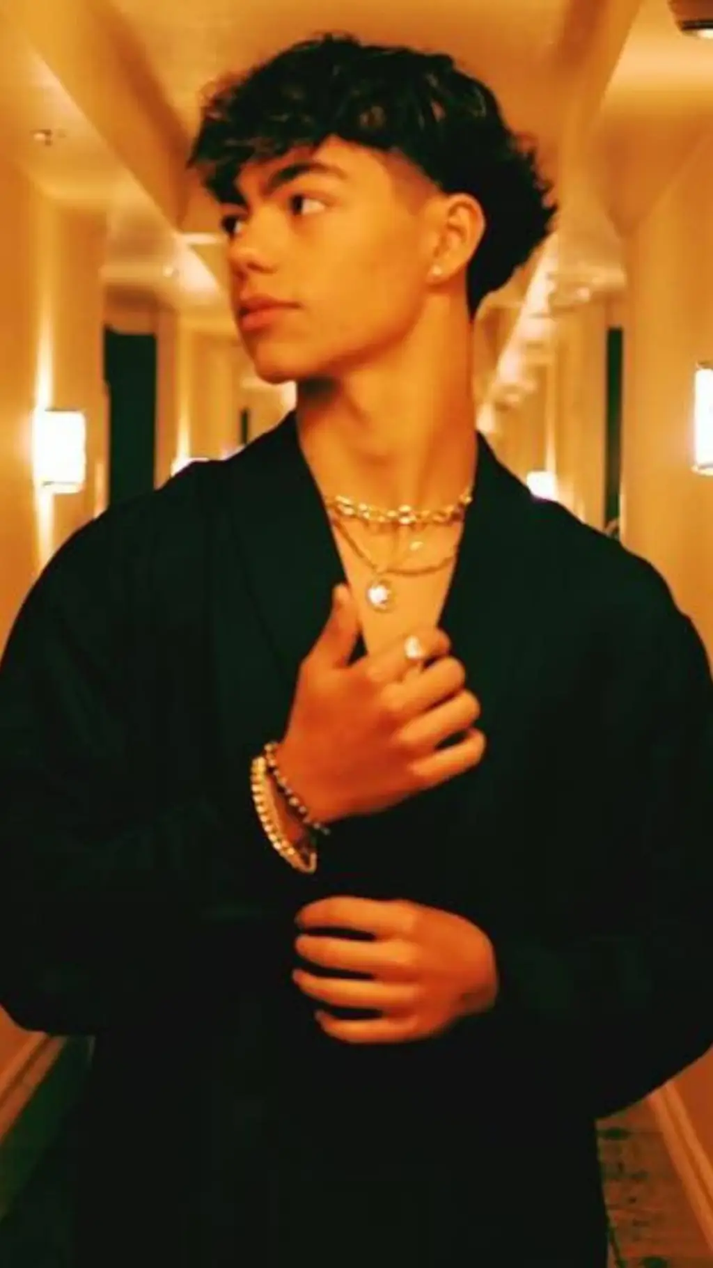 ai character: Malachi barton  background