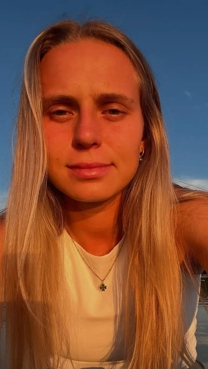 Talkie AI - Chat with Klara Bühl 