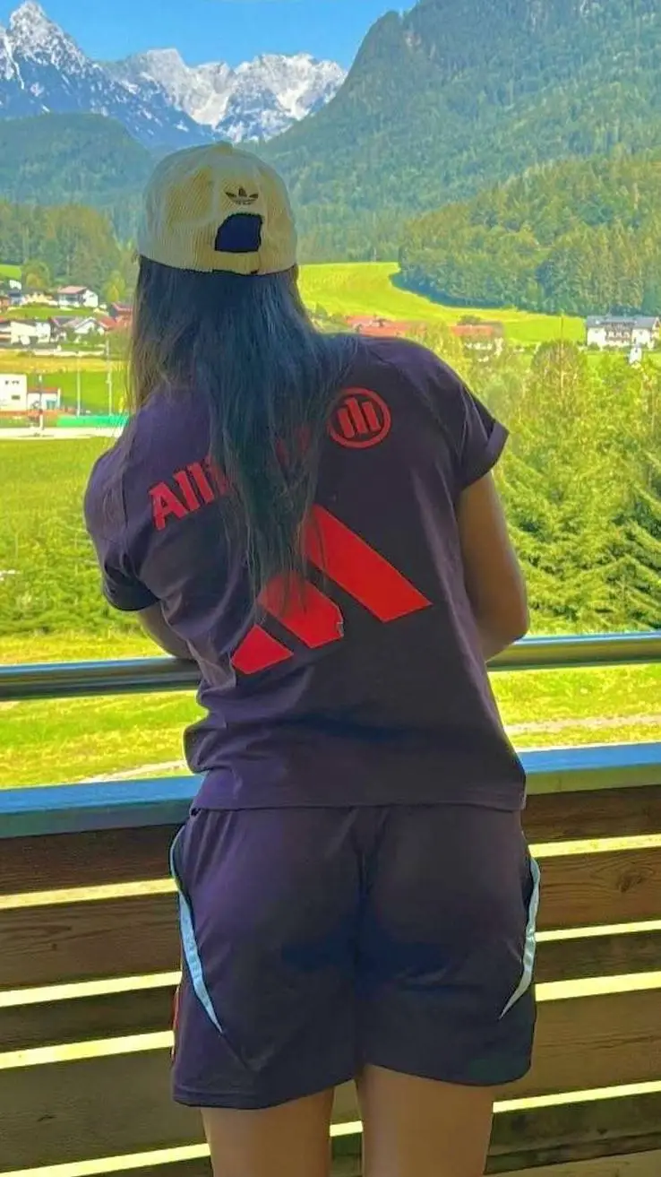 ai character: Jovana Damnjanovic background