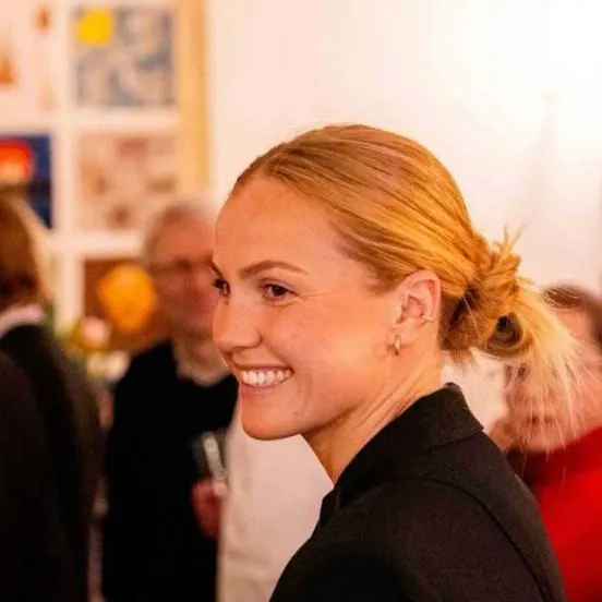 chat with ai character: Glódis