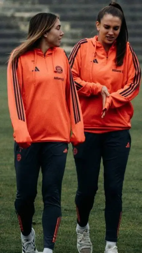 Talkie AI - Chat with Ena Mahmutovic 