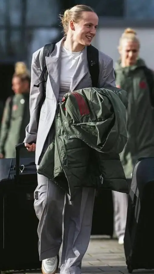 Talkie AI - Chat with Franziska Kett