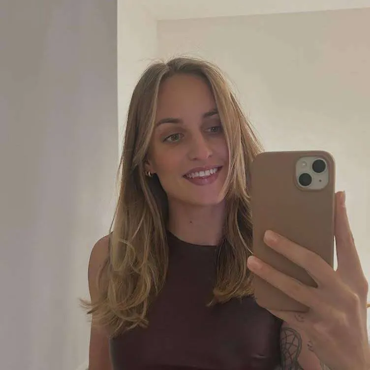 chat with ai character: Nathalie Bjorn