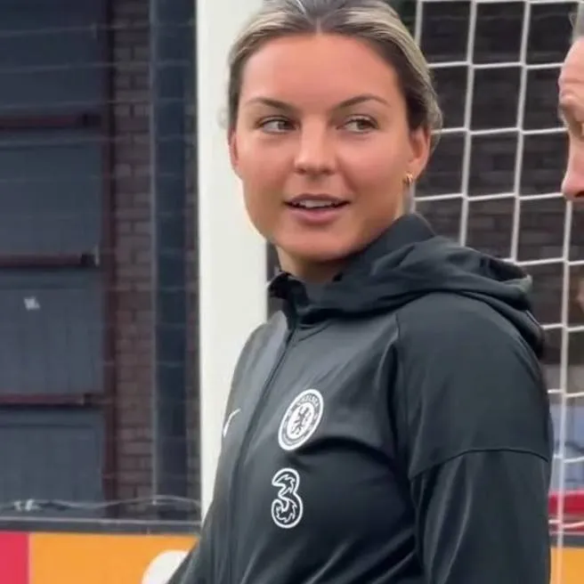 chat with ai character: Johanna Kaneryd