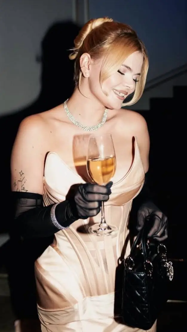 Talkie AI - Chat with Erika Vikman