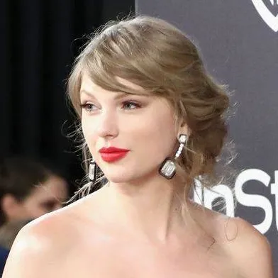 chat with ai character: Taylor Swift 