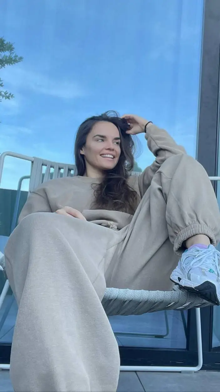 Talkie AI - Chat with Melodía 