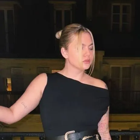 chat with ai character: Anne Peichert 