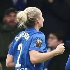 chat with ai character: Ellie Carpenter 