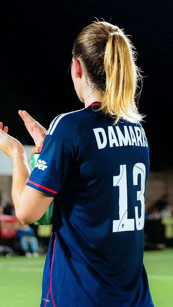 Talkie AI - Chat with Damaris Egurrola