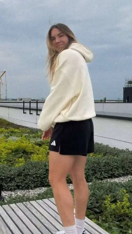 Talkie AI - Chat with Vanessa Gilles 