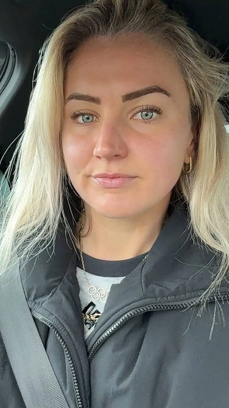 Talkie AI - Chat with Lindsay Heaps